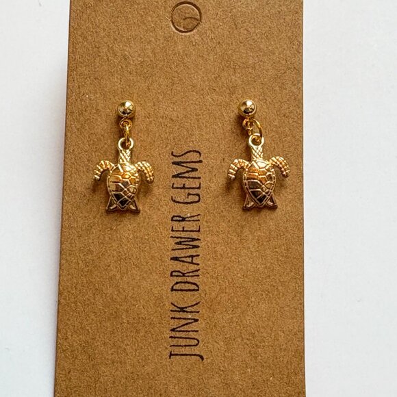 Handmade Turtle Dangle Earrings - Picture 3 of 4